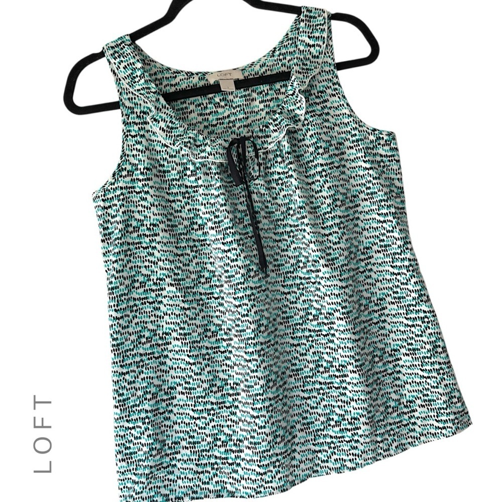 LOFT | NWOT SLEEVELESS RUFFLE TIE NECK TOP GREEN & BLACK GRAPHIC PRINT | SMALL